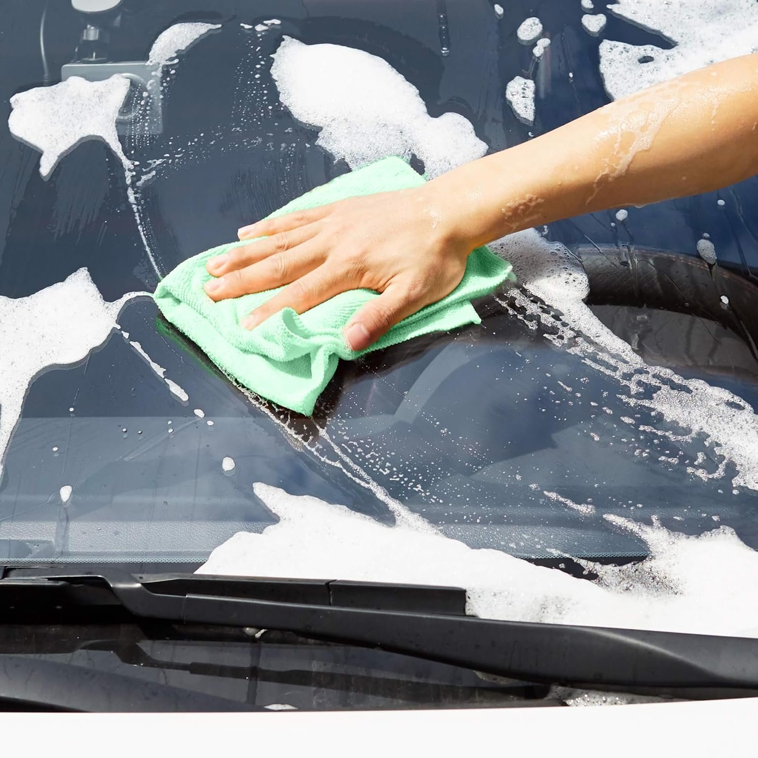 Amazon Basics Microfiber Cleaning Cloths, Ultra-Soft and Highly Absorbent, Streak-Free, Lint-Free, Scratch-Free, Washable, for Car Detailing and Glass Cleaning, 16" x 12", Green/Gray/Pink, 24-Pack - Image 4